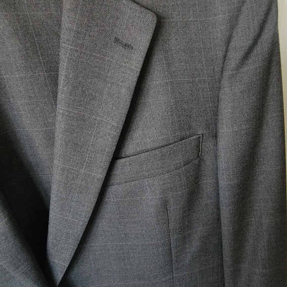 Jos A. Bank Suit Travelers Collection Mens 42R Jacket 38W x 28L Flat Front Pants - Picture 2 of 15